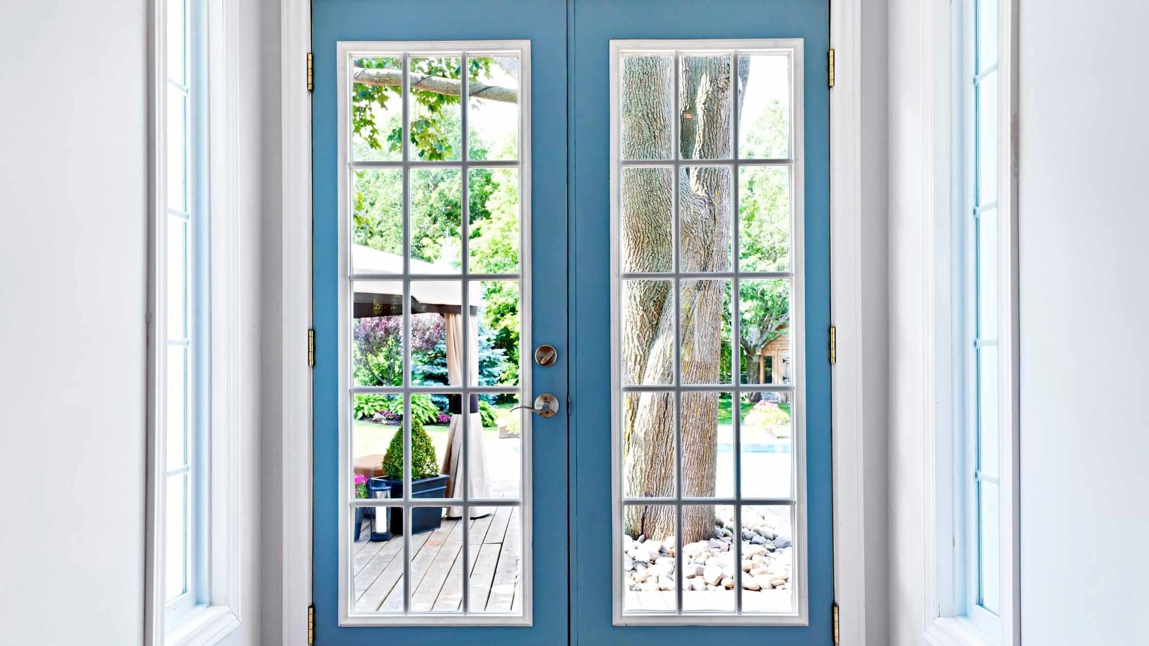 Types of Front Doors - Choose the Best Option for Your Home