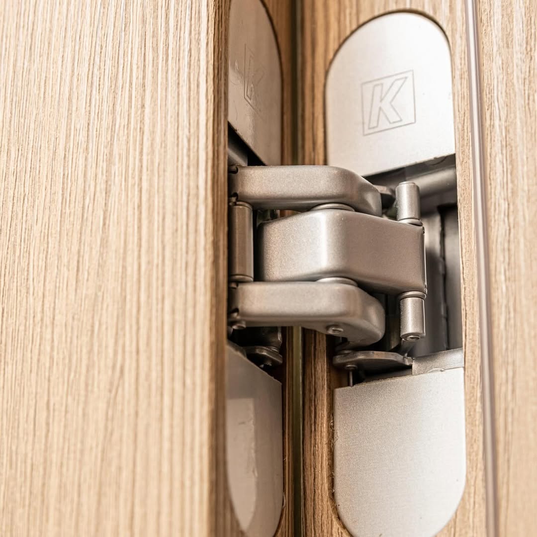 Italian Door Hardware Explained: Handles, Levers, Locks, and Hinges
